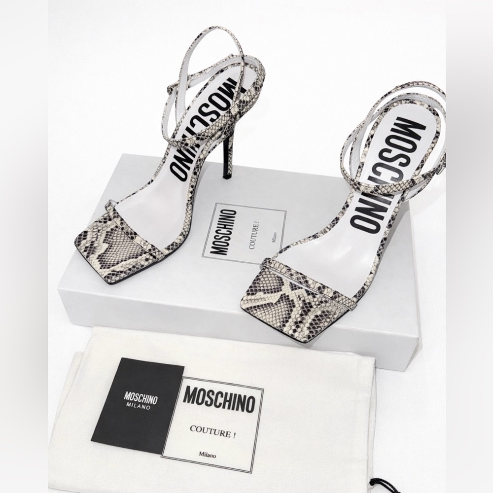 NWT 37.5/7.5 Moschino Couture Snake Embossed Square Toe Sandal Luxury heels